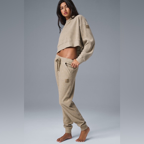 ALO Yoga Pants - Alo Yoga Muse Sweatpant size M